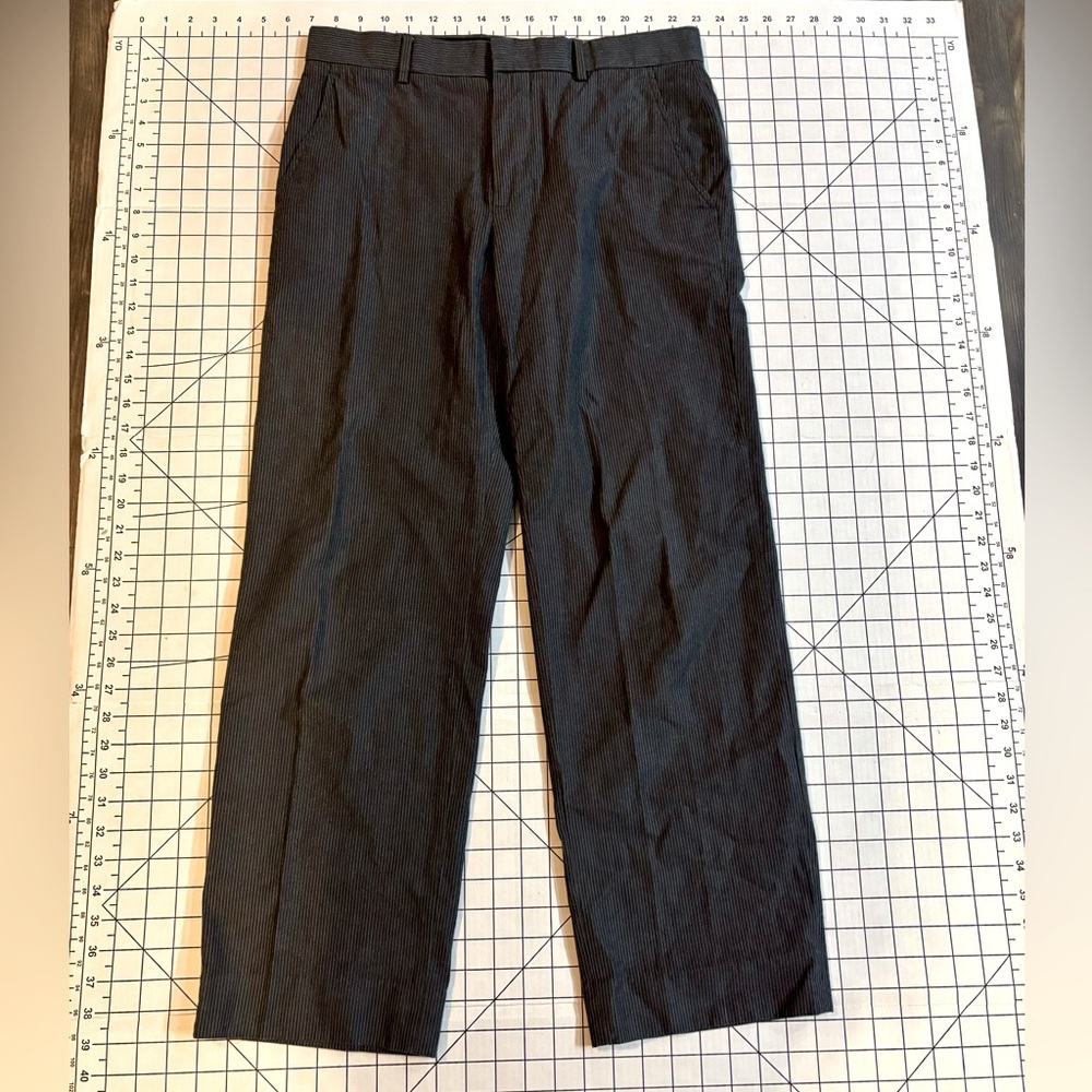 Banana Republic Men’s Size 31/30 Grey Modern Fit Pin Striped Trouser Pants